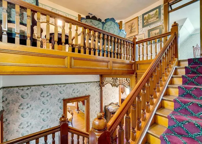 Lodi Hill House