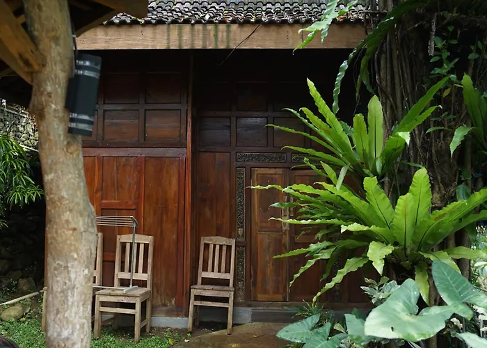 Tirta Arsanta Hot Springs & Villa