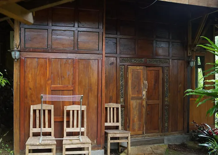 Tirta Arsanta Hot Springs & Villa
