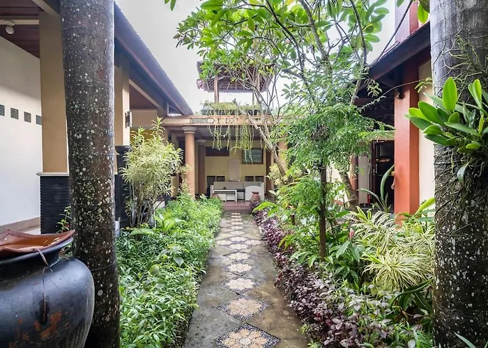 Villa Kenanga In Meninting By The Beach