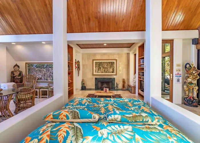 Cliff House With Ocean Views In Haiku, Maui Jungle