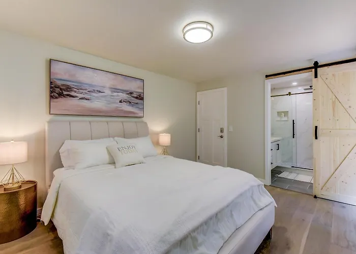 Private Deluxe Suite! *Location*: Ms, Lakes, Shops