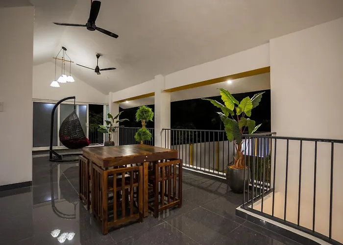 La Meadow Villa With Swimming Pool
