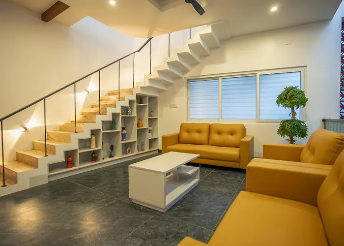 La Meadow Villa With Swimming Pool