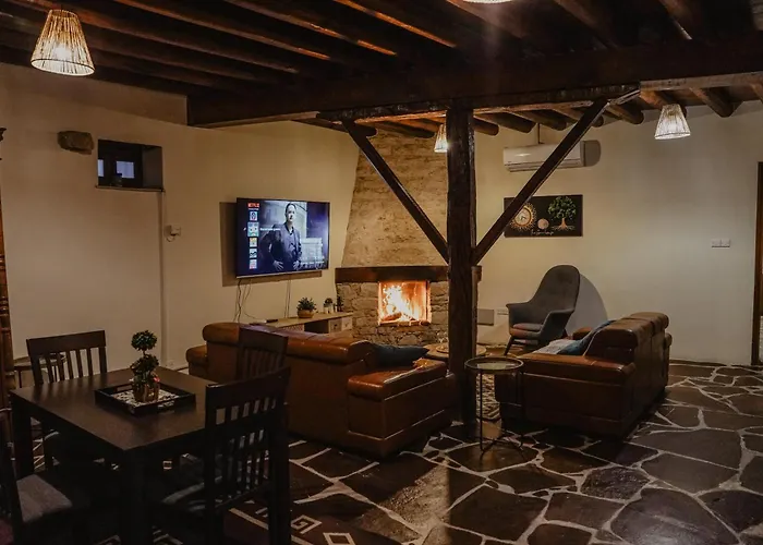 The Stonehouse Suites With Private Bath Spas