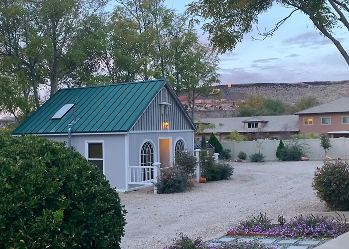 The Cottage At 241 North