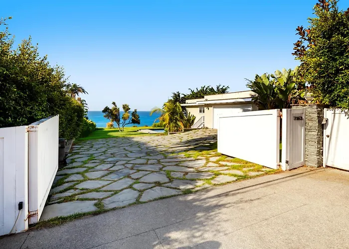 50 Pct Off! Malibu Ocean Escape, Pool, Walk To Beach