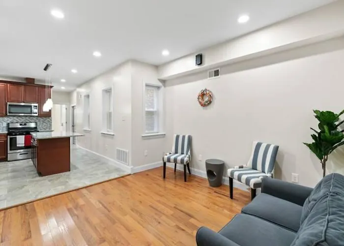 Newly Renovated Guest Rooms Near Transportation