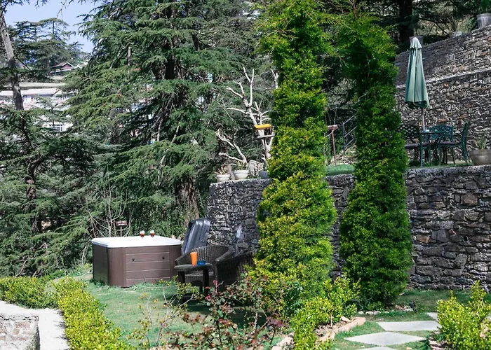 Stayvista At Pine Estate With Outdoor Jacuzzi