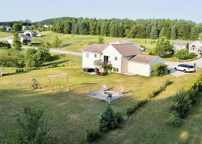 Dream Palace With Hot Tub-Game Room-Fire Pit-5Br-3Ba