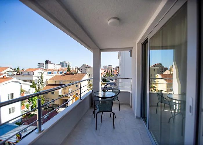 Apartments Sirena - Modern Stay With Free Parking