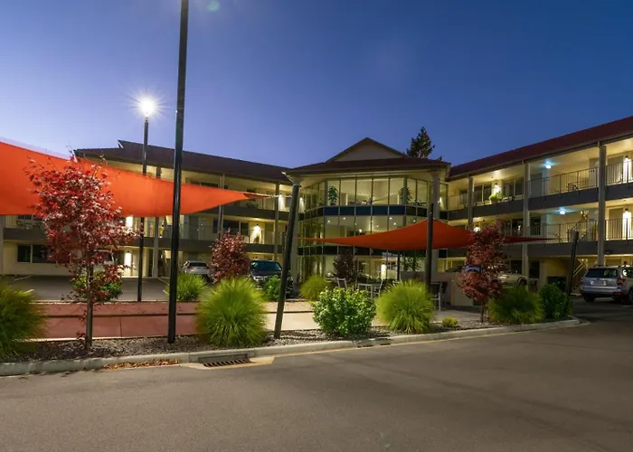 Hotels with tennis Regal Palms