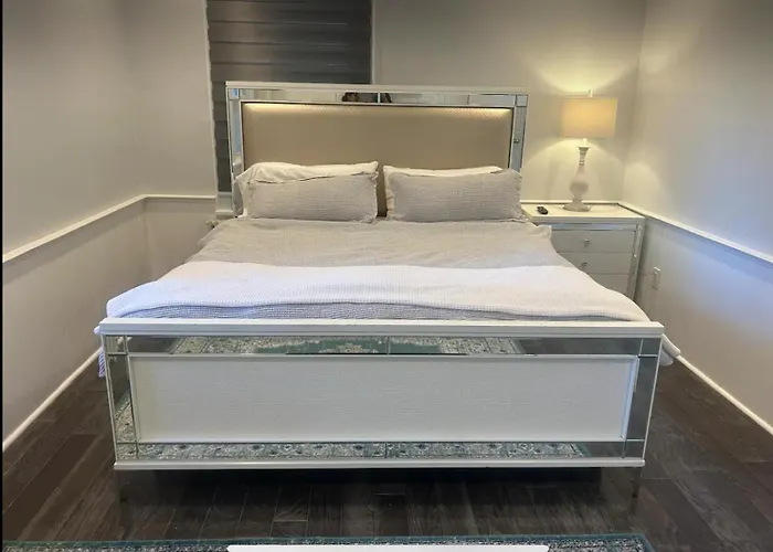 Private Suite In Huntington Station
