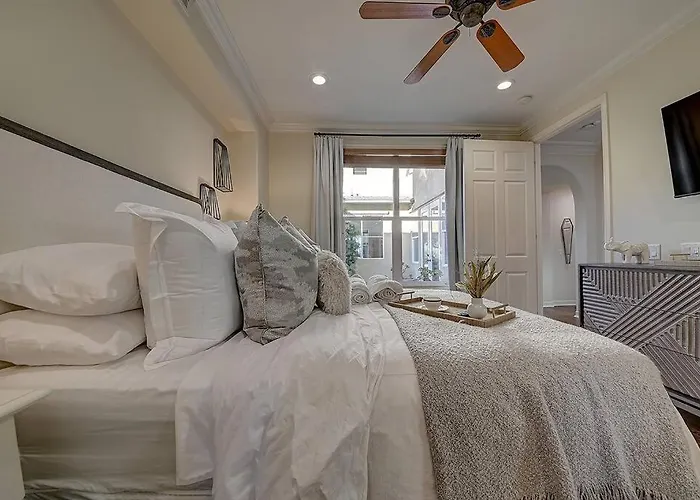 Sunny Getaway In Newport Coast W/ City Light View
