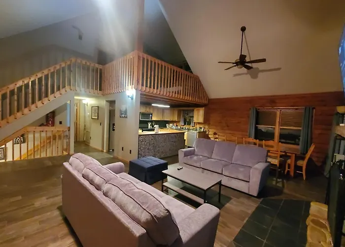 Gorgeous Cabin By Lake With Waterview And Walking Access