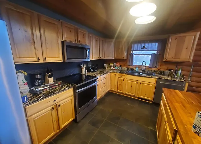 Gorgeous Cabin By Lake With Waterview And Walking Access