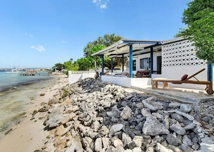 Pixel Paradise Oceanfront Villa With Stunning Views