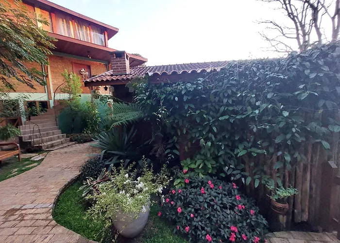 Resort: Hospedaria Aikó