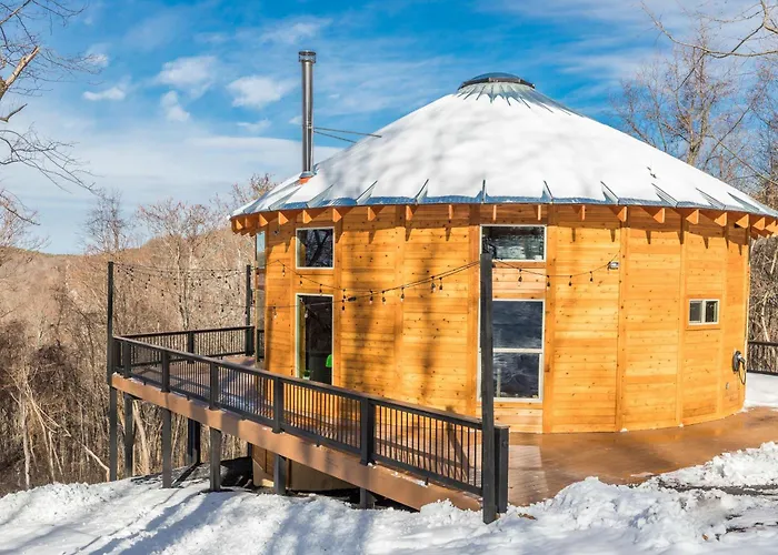 Shenandoah Yurt: Hot Tub~Wood Stove~Wifi~Evcharger