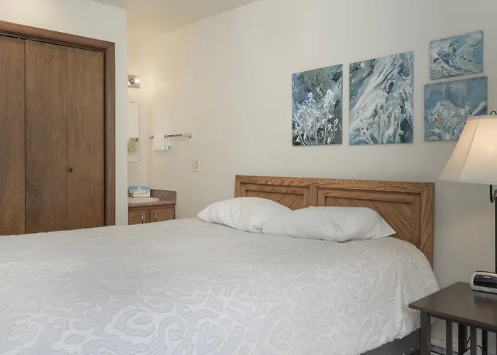 Hideaway Village Alpine 4