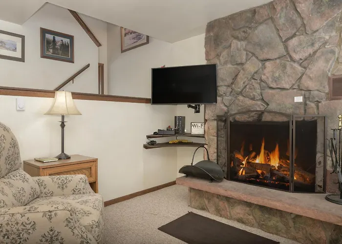 Hideaway Village Alpine 4