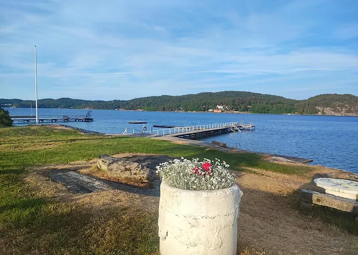 Villaidyll I Svanesund Naera Havet