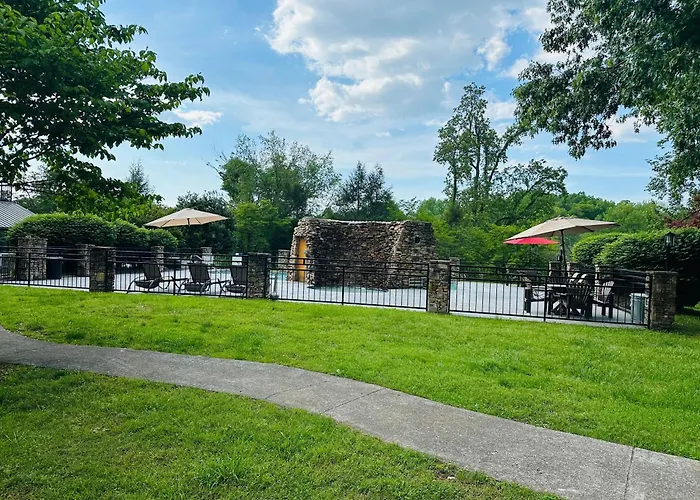 Tremont Lodge & Resort