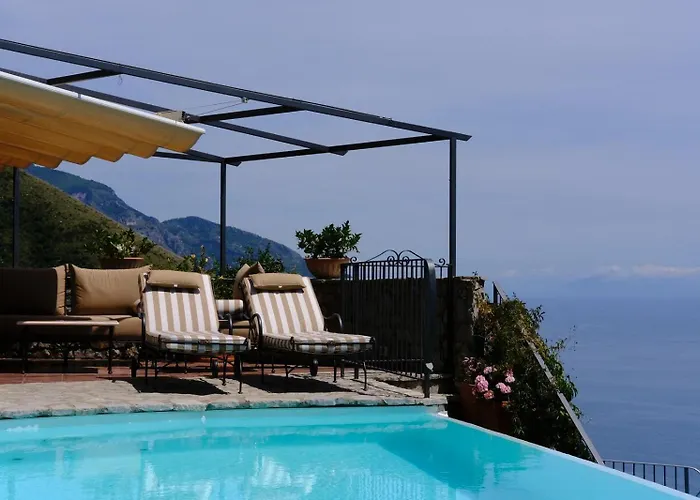 De Vivo Realty - Villa Stone Positano