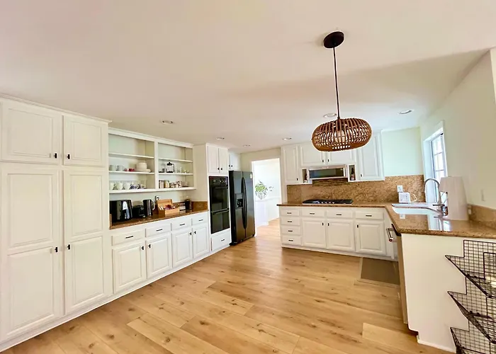 Rose Garden Home, Entire 4Bdr 2Bth House With Offices, Thousand Oaks