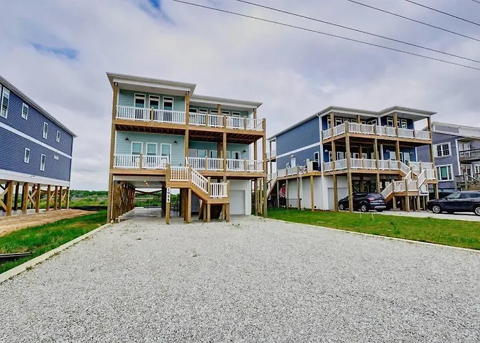 Luxurious 7Br Beach Home Ocean Views, Pool, Hot Tub