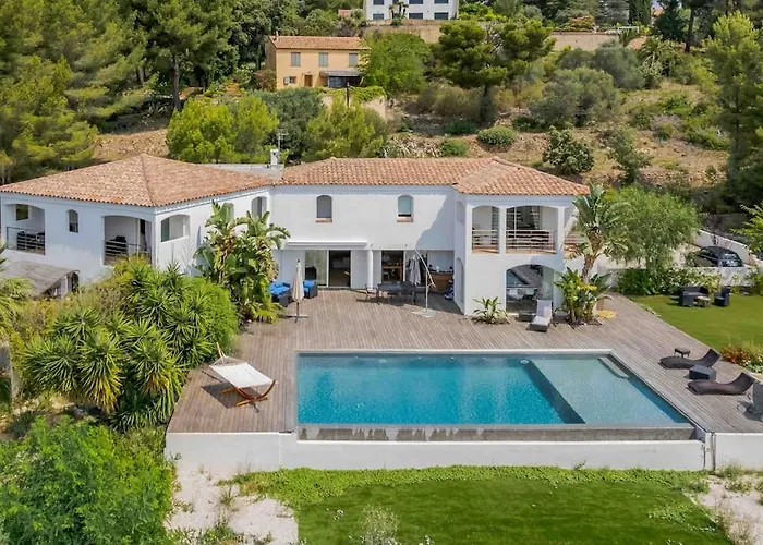 Villa Vue Mer Et Pinede