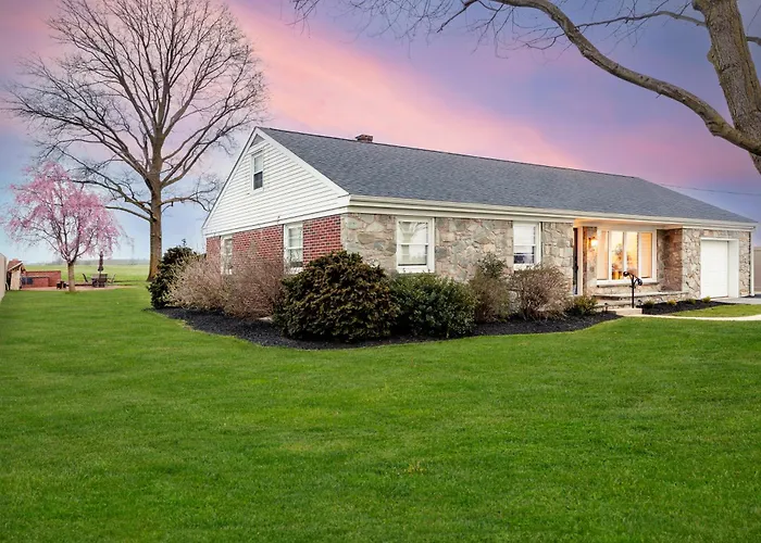Backyard Getaway•Amish Farmland•Hot Tub•Fire Pit