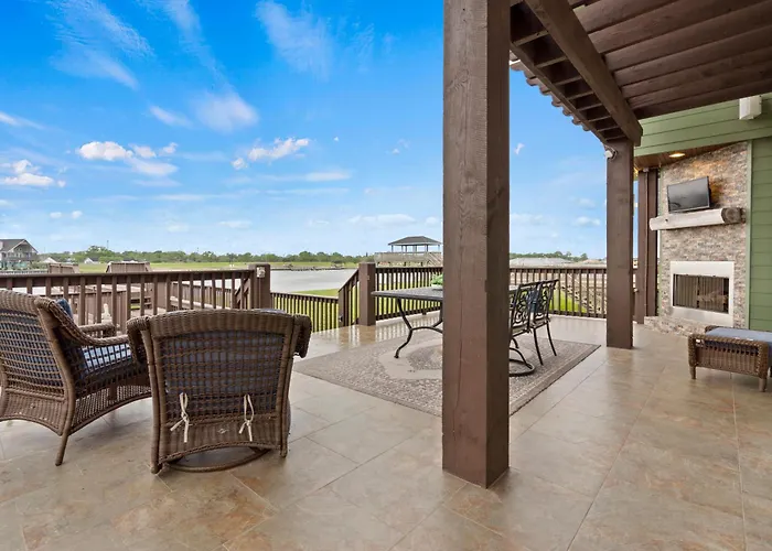 Luxury Waterfront Home Family And Pet Friendly Near Surfside Beach 11 Mins