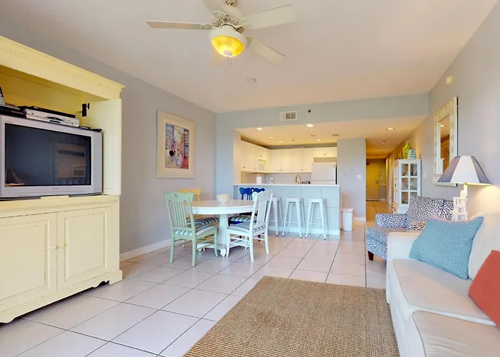 Hotel near College: Sterling Shores IV