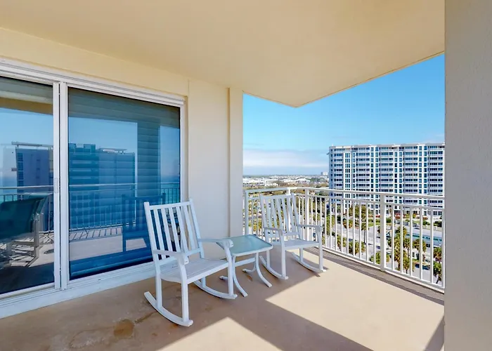 Hotel near College: Sterling Shores IV