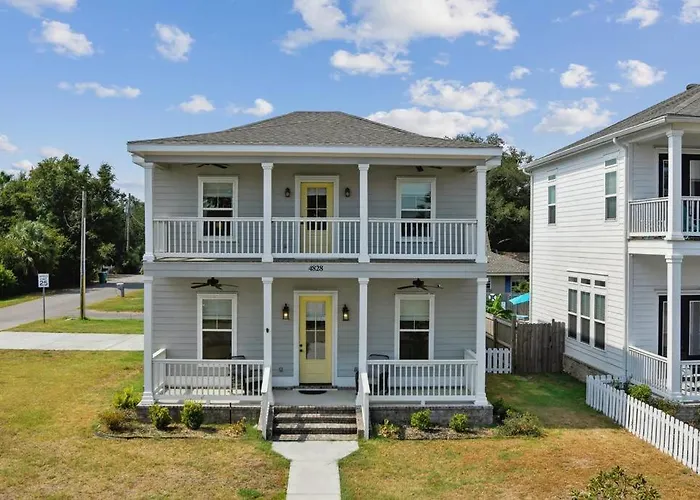 Walk To Beach With Heated Pool Spa Views & Oak Trees