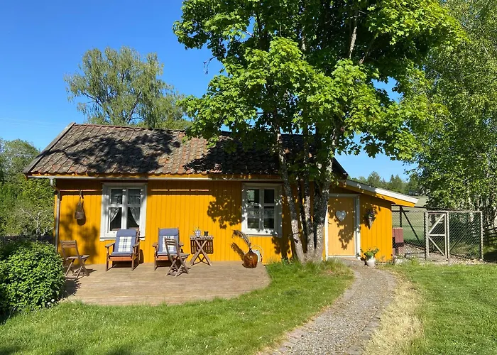 Farm Stay In Cozy Cabin At Vestre Kinn