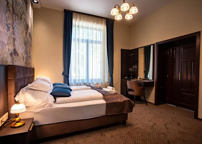 Voeroesko Villa- Alelnoeki Szauna Es Jakuzzi Hasznalattal