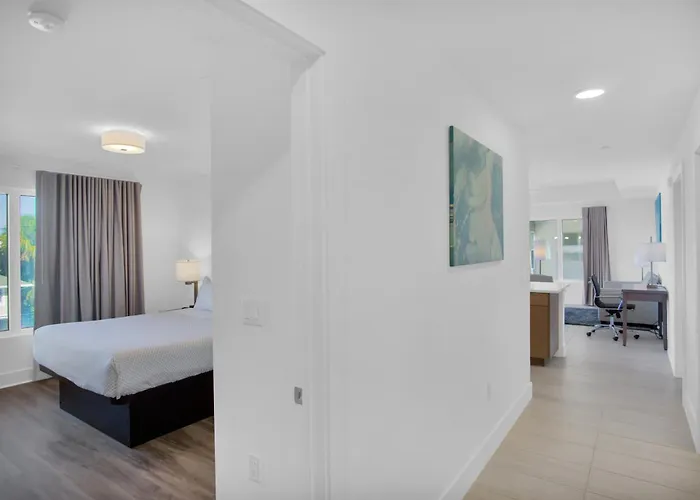 Pet Friendly hotel: The Avalon Club