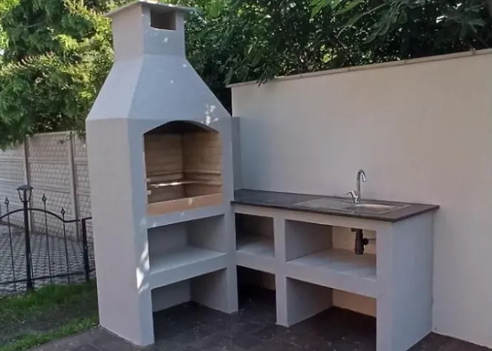 Voeroesko Villa -Elnoeki Szauna Es Jakuzzi Hasznalattal