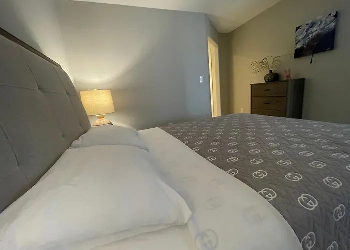Spacious And Quiet Garden View Room