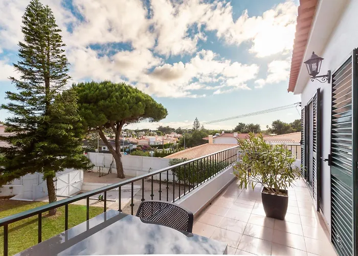 Moro'S Friends House - Cascais