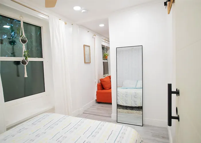 Cozy Tiny Home - Hidden Gem!