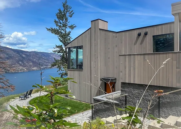Kelowfornia Lakeview Retreat