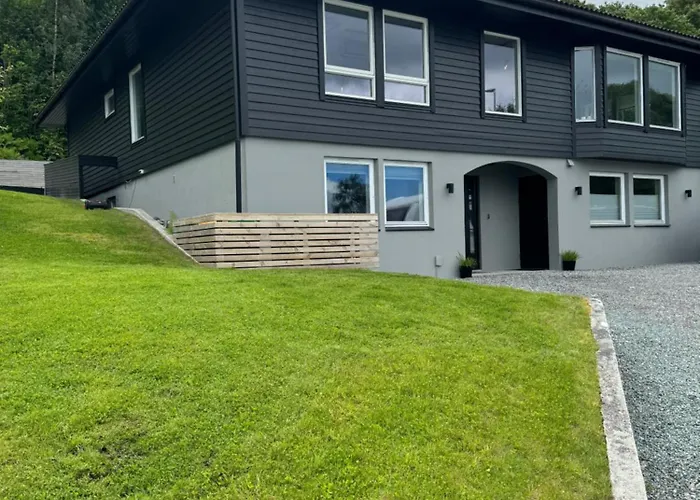 Villa Med Fantastisk Uteplass! 9 Sengeplasser!