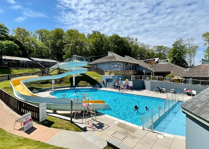 Oak Tree Lodge - A Romantic Getaway- Finlake Resort & Spa - Devon