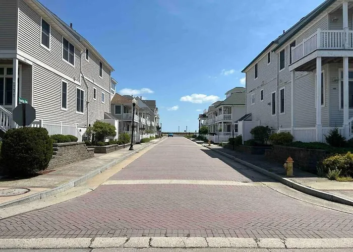 Seaside Serenity Ac- Newly Updated Ocean View Home -3 Bed 2 Bath