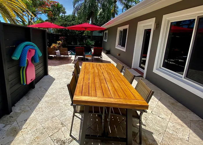 Riverbank House Wilton Manors