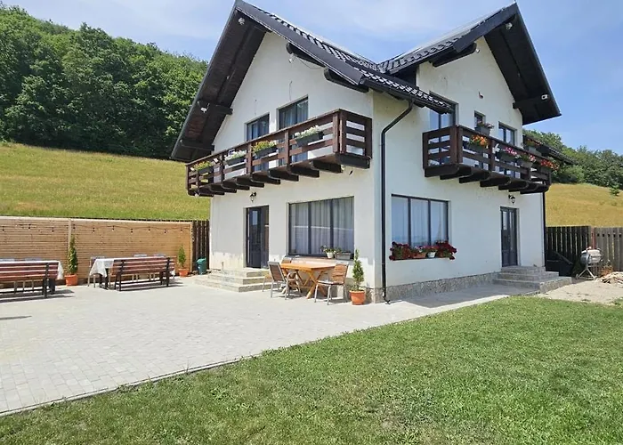 Cezar House