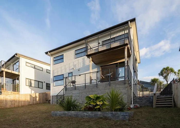Modern Immaculate Residence In Mount Wellington